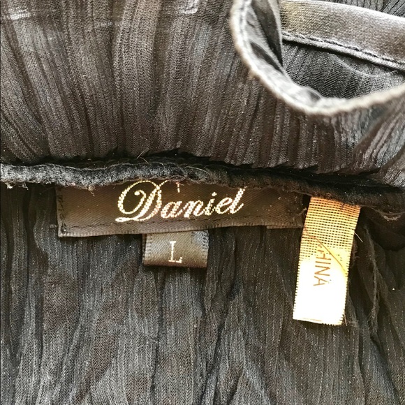 Black sheer ruffled blouse - Picture 8 of 8